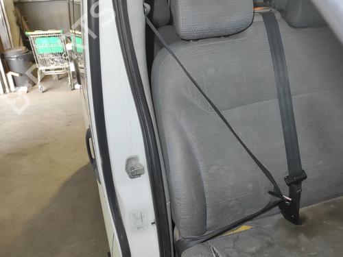 front-right-seatbelt-renault-trafic-ii-van-fl-2001-35784142 main image