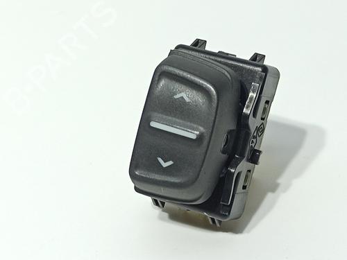 Used Right front window switch DACIA SANDERO II 1.5 dCi 75 / Blue dCi 75 (B8JW, B8M4, B8AH, B8M7, B8M6) (75 hp) 17733606