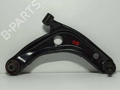 Used Right front suspension arm TOYOTA YARIS (_P13_) 1.0 (KSP130_, KSP130) (69 hp) 18034058