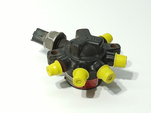 Used Injection rail Injection rail FORD FOCUS I (DAW, DBW) 1.8 TDCi (115 hp) 34372793 34372793