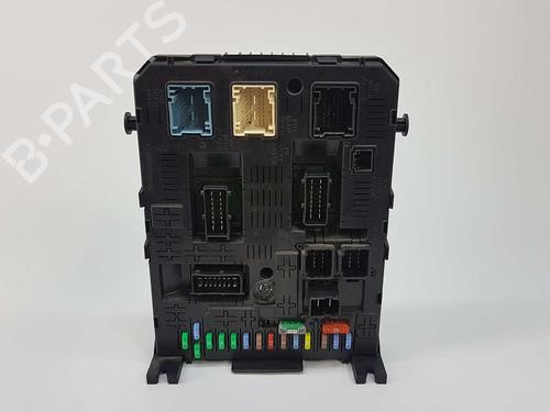 Zekeringkast PEUGEOT 308 I (4A_, 4C_) 1.6 HDi (109 hp) 8154911