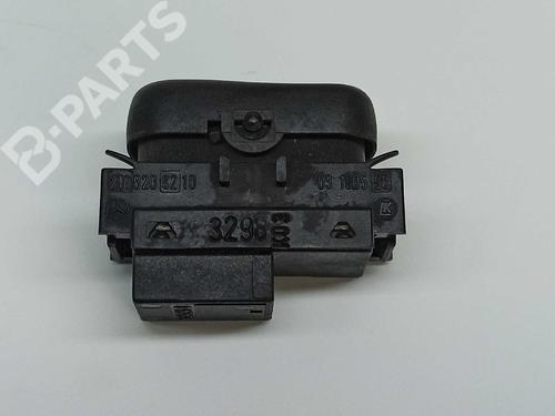 Right rear window switch MERCEDES-BENZ E-CLASS (W210) E 300 Turbo-D (210.025) | BP6598918I28 