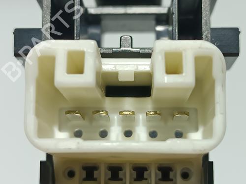 Right front window switch TOYOTA YARIS (_P13_) 1.5 Hybrid (NHP130_) | BP13252906I26