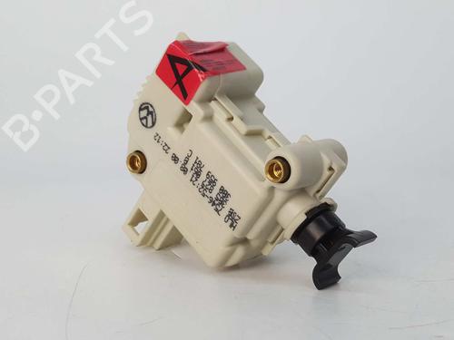 Used Central lock pump VW BORA I (1J2) 1.9 TDI (110 hp) 9692443