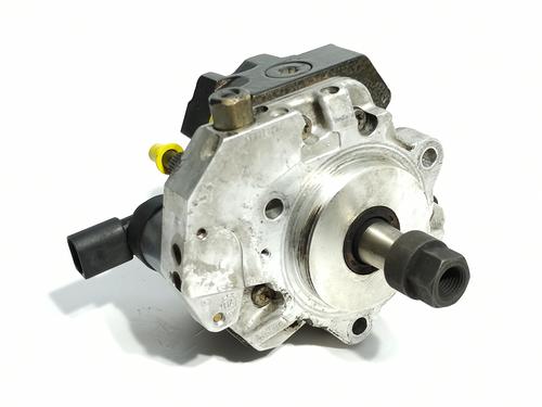 Pompe à injection BMW 1 (E87) 118 d (122 hp) 18060732