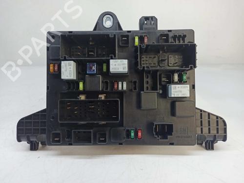Used Fuse box OPEL ZAFIRA TOURER C (P12) 1.6 CDTI (75) (134 hp) 10051067