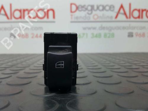 Used Right rear window switch RENAULT KOLEOS I (HY_) 2.0 dCi (HY0K) (150 hp) 2767810