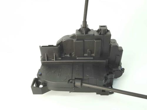 Rear left lock RENAULT MEGANE III Hatchback (BZ0/1_, B3_) 2.0 dCi (BZ0Y) 825030002R