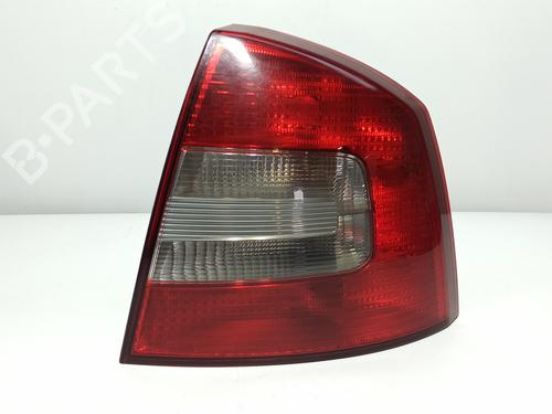 Højre baglygte SKODA OCTAVIA II (1Z3) 1.6 TDI (105 hp) 12319227