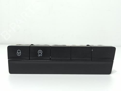 BP17687474I30 main image