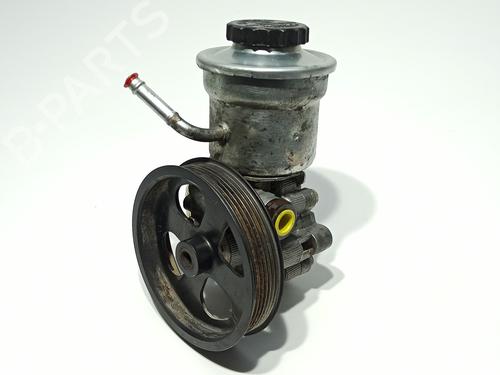 Used Steering pump TOYOTA COROLLA Verso (ZER_, ZZE12_, R1_) [2004-2009]  32667102