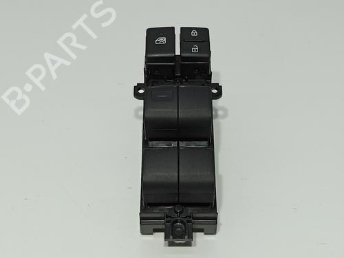 BP17538011I27 main image