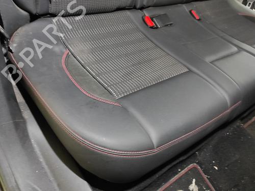 Rear seat PEUGEOT 2008 I (CU_) 1.2 THP 130 / PureTech 130 | BP17079107C17