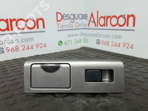 Used Right rear window switch NISSAN NAVARA NP300 (D40) 2.5 dCi 4WD (D40TT, D40T, D40M, D40BB) (190 hp) 2735207