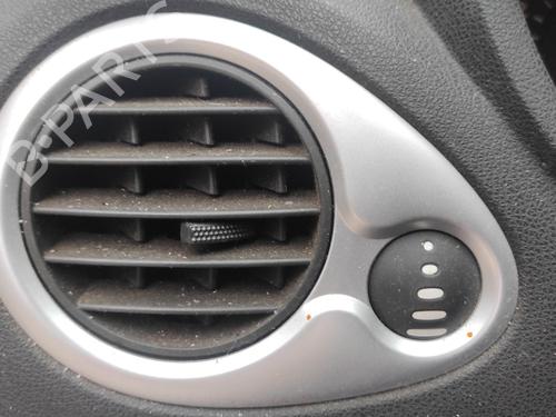 Air vent RENAULT CLIO II (BB_, CB_) 1.2 16V (BB05, BB0W, BB11, BB27, BB2T, BB2U, BB2V, CB05,... (75 hp) 16867107