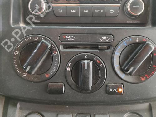 climate-control-nissan-nv200-evalia-bus-2010-27395255 main image