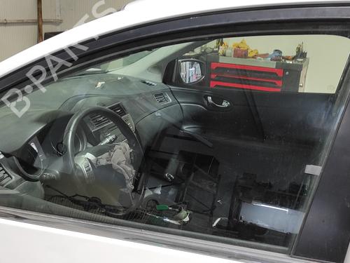 front-left-door-window-nissan-pulsar-hatchback-c13-15-dci-2014-18837646 main image