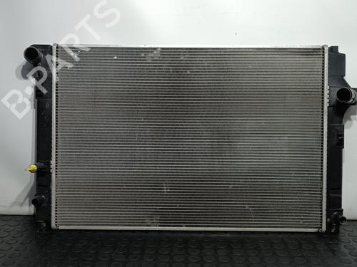 Used Water radiator TOYOTA YARIS (_P13_) 1.5 Hybrid (NHP130_) (101 hp) 13744077