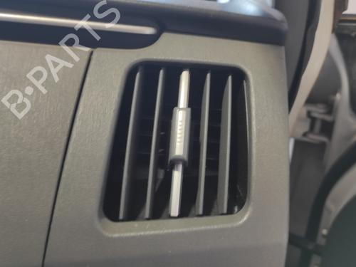 air-vent-toyota-prius-_w3_-2008-2009-2010-2011-2012-2013-2014-2015-2016-27993256 main image