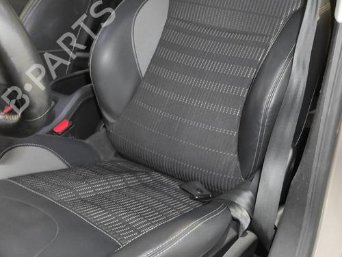 left-front-seat-peugeot-2008-i-cu_-16-bluehdi-100-2013-18827365 main image