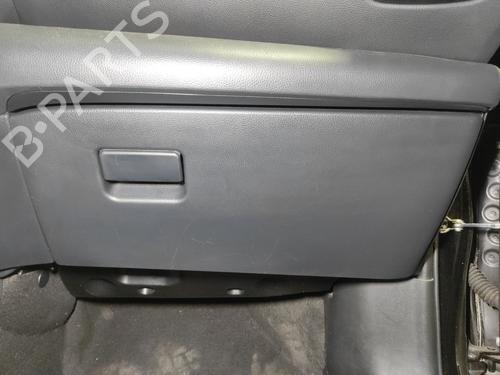glove-box-toyota-yaris-_p21_-_pa1_-_ph1_-2020-34625834 main image