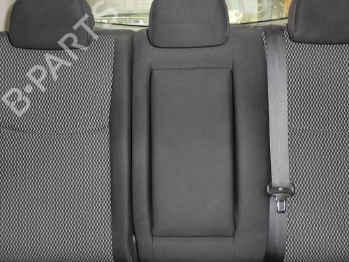 rear-seat-nissan-pulsar-hatchback-c13-15-dci-2014-18837634 main image