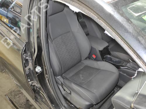 right-front-seat-toyota-corolla-estate-_e21_-18-hybrid-zwe211-2019-22684872 main image