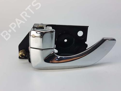 Used Rear left interior door handle HYUNDAI SANTA FÉ I (SM) 2.0 CRDi (113 hp) 3733335
