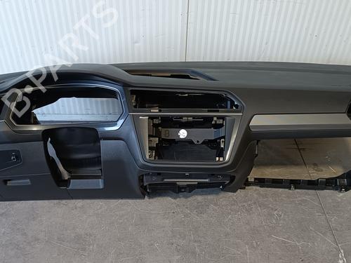 Used Dashboard VW TIGUAN (AD1, AX1) 2.0 TDI (150 hp) 15500364