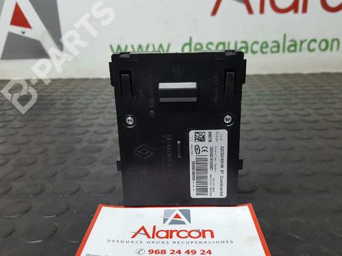 Clé de contact RENAULT MEGANE III Hatchback (BZ0/1_, B3_) 1.5 dCi (86 hp) 2750786