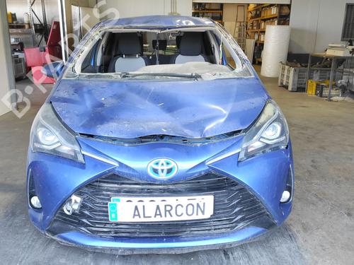 Brugte TOYOTA YARIS (_P13_) 1.5 Hybrid (NHP130_, NHP130) 4936897