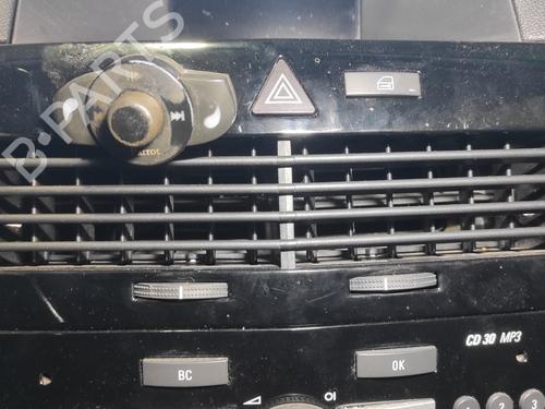 BP30189648I21 main image