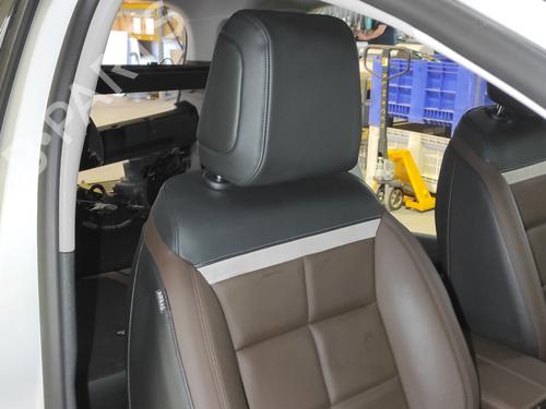 right-front-seat-citroen-c5-aircross-a_-20-bluehdi-180-ajehzr-2018-17980531 main image
