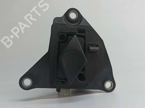 Używane Klamka klapy tylnej / bagażnika RENAULT CLIO II (BB_, CB_) 1.2 (BB0A, BB0F, BB10, BB1K, BB28, BB2D, BB2H, CB0A,... (58 hp) 7065922
