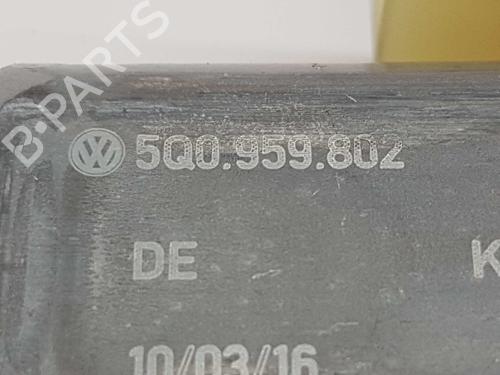 Right rear window motor AUDI A3 Sportback (8VA, 8VF) 1.6 TDI | BP4562533E22