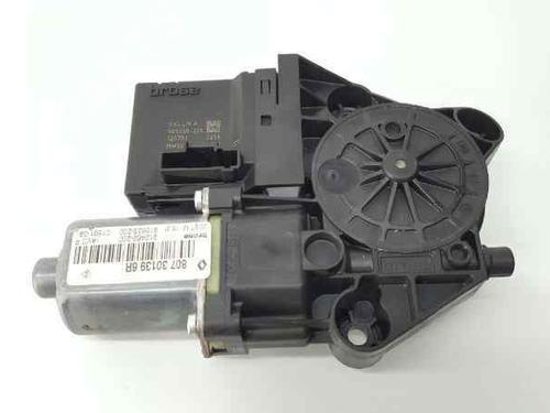 Elevalunas delantero derecho RENAULT MEGANE III Hatchback (BZ0/1_, B3_) 1.5 dCi (BZ0C) (90 hp) 2749651