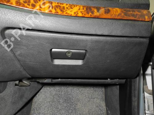 glove-box-bmw-5-e39-1995-1996-1997-1998-1999-2000-2001-2002-2003-36340494 main image
