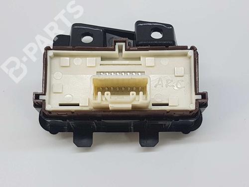 Switch TOYOTA AURIS (_E18_) 1.8 Hybrid (ZWE186_, ZWE186R) | BP8674718I30 