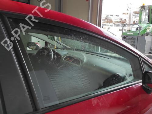 front-right-door-window-seat-leon-1p1-2005-2006-2007-2008-2009-2010-2011-2012-2013-26702104 main image