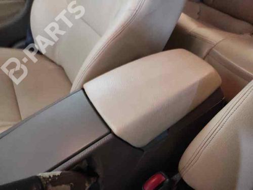 Armrest / Center console VOLVO S60 I (384) 2.4 D (163 hp)null