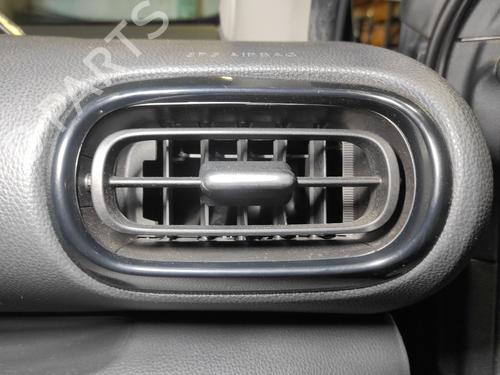 air-vent-toyota-yaris-_p21_-_pa1_-_ph1_-2020-34625827 main image