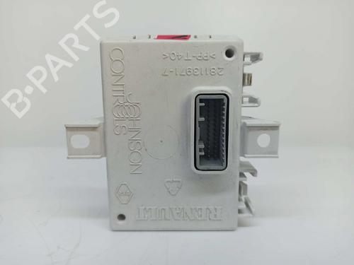 Elektronische module RENAULT CLIO III (BR0/1, CR0/1) 1.2 16V (BR0P, CR0P) (101 hp) 9577494