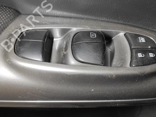BP12117547I27 main image