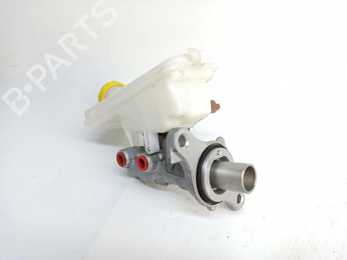 Used Brake master cylinder CITROËN C3 III (SX) 1.2 THP 110 (SXHNPS, SXHNZT, SXHNZ6) (110 hp) 8222248
