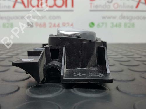 Front right interior door handle PEUGEOT 2008 I (CU_) 1.2 THP 110 / PureTech 110 | BP3285616I14 