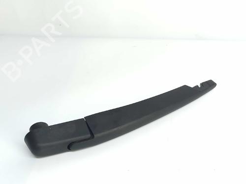 Used Rear windshield wiper arm DACIA SANDERO II 1.5 Blue dCi 95 (B8JL) (95 hp) 9556471