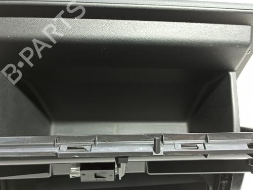 Porta-luvas VW GOLF VIII (CD1, DA1) 1.5 TSI (150 hp) 24018536