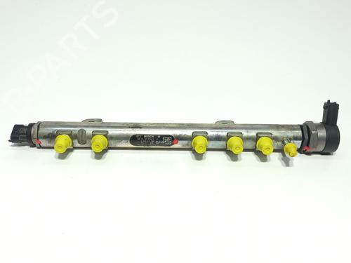 Used Injection rail Injection rail 38779447 38779447