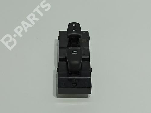 Used Right front window switch NISSAN QASHQAI II (J11, J11_) 1.3 DIG-T (160 hp) 11528404