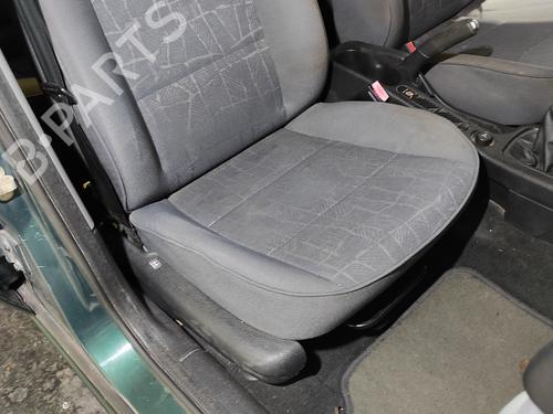 Right front seat PEUGEOT 406 (8B) 2.0 HDI 90 | BP29294705C16